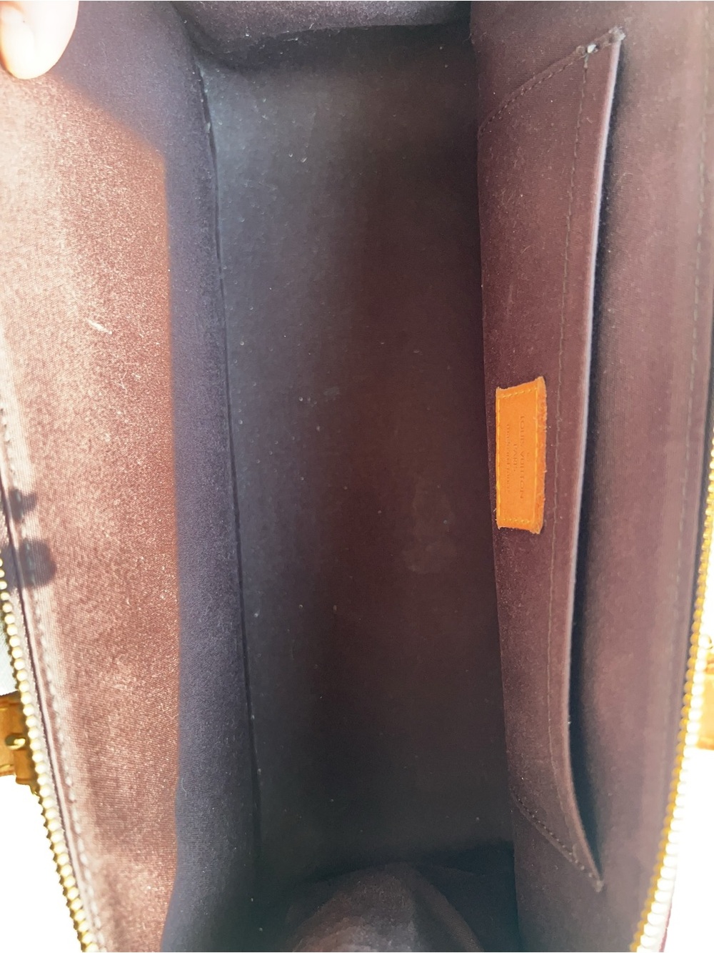 LOUIS VUITTON AMARANTE VERNIS ROSEWOOD AVENUE BAG - Picture 8 of 12